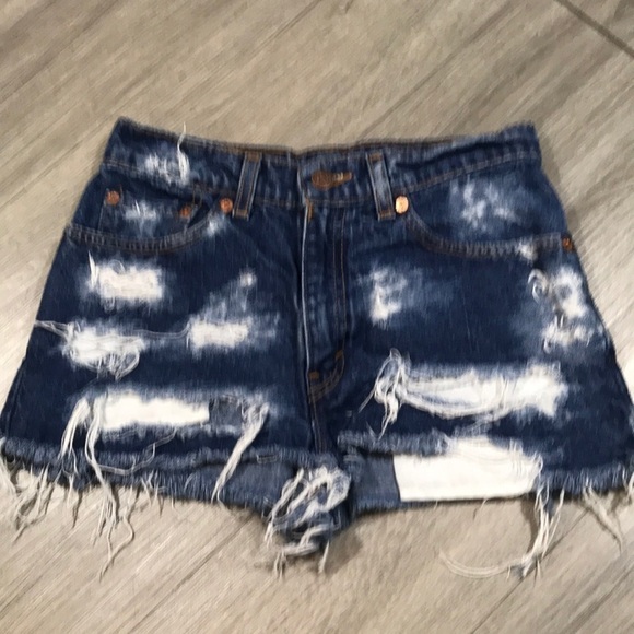 Levi’s Vintage 507 Very Distressed Cut-Off Denim Shorts dated 1989 size 3 - Picture 1 of 10